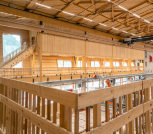Diverse Holzbauteile für Industriebauten